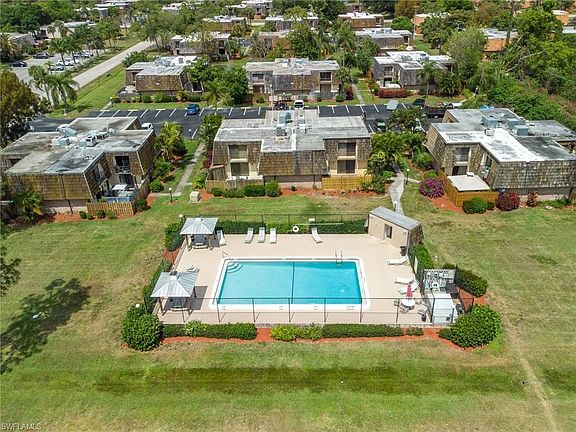3rd image of 5576 Malt Dr APT 3