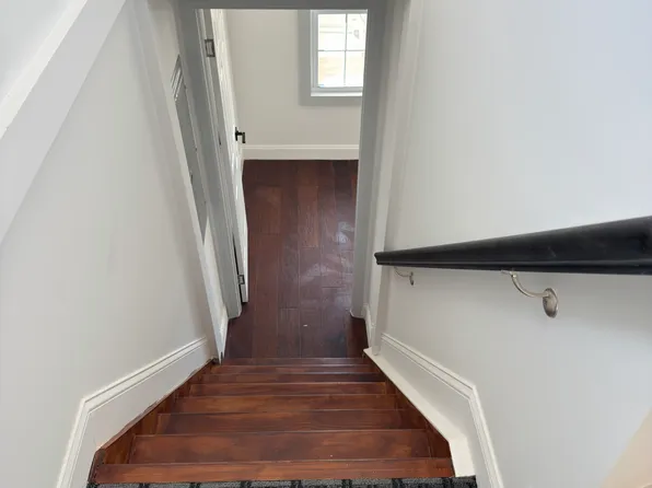 129 Cochran Pl #2, Valley Stream, NY 11581