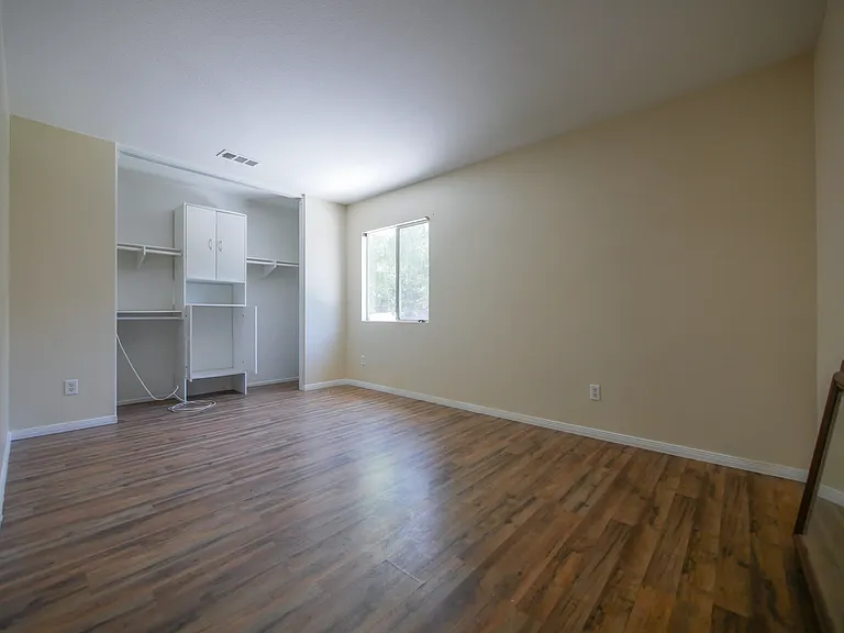 3476 Hawthorne Dr — Photo 13
