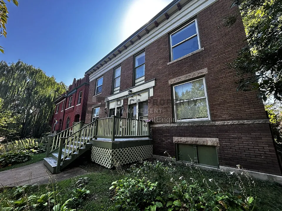 4062 Shenandoah Ave #2F