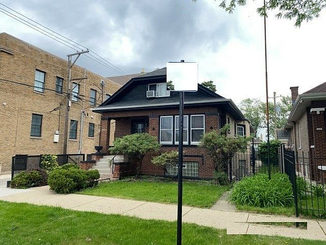 1st image of 1541 N Leclaire Ave