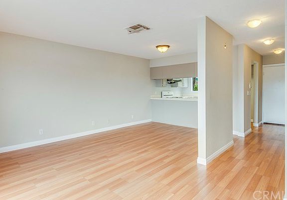 4th image of 1436 257th St Unit 107