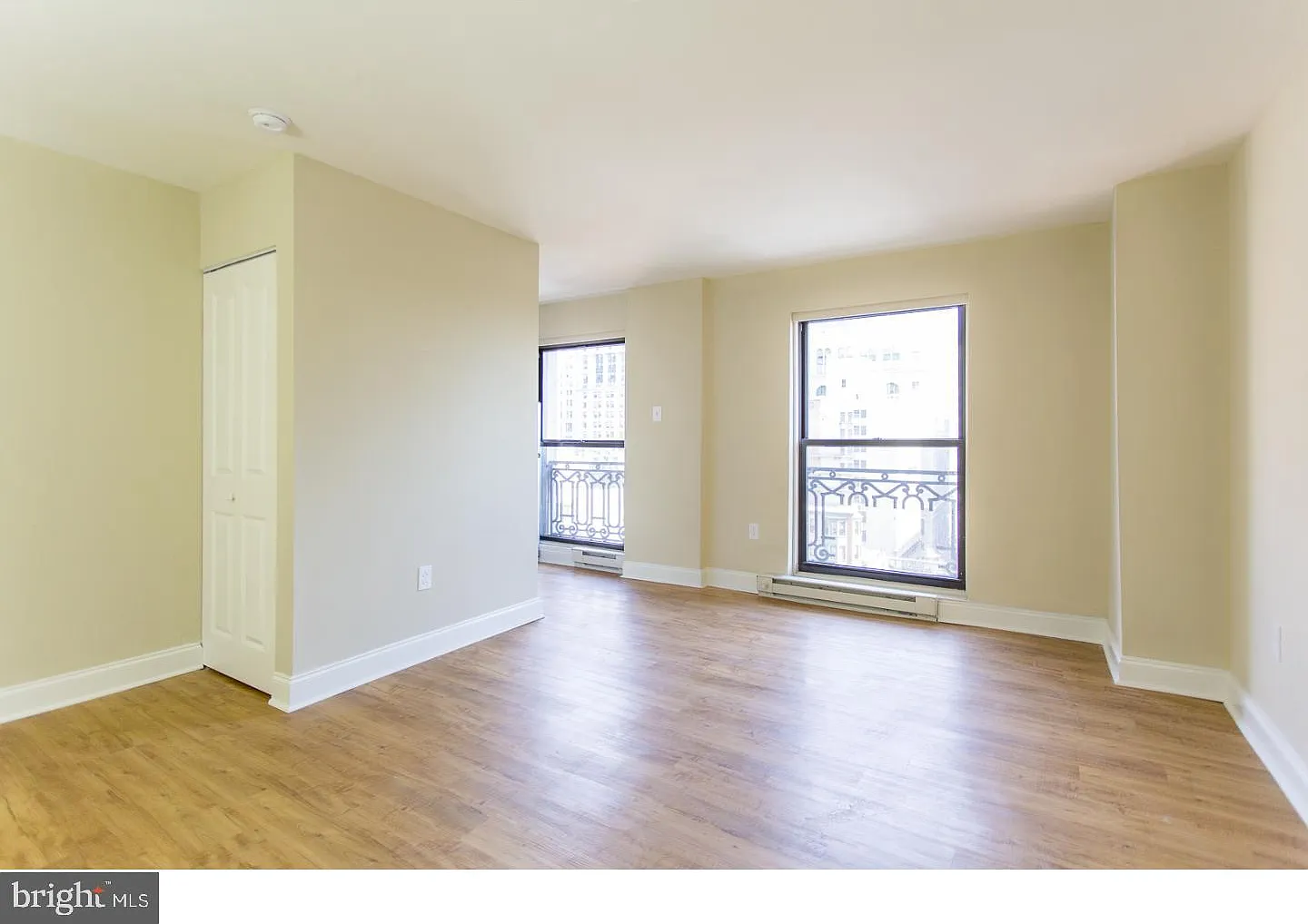 1 bed, 1.0 bath, 650 sqft, $2,135 — Photo 3