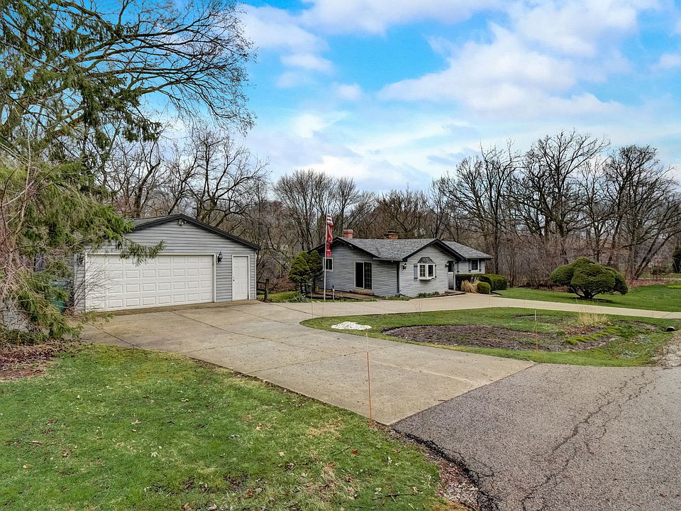 1st image of 36748 N Oakwood Dr
