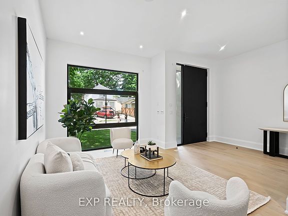 4th image of 51 39th St