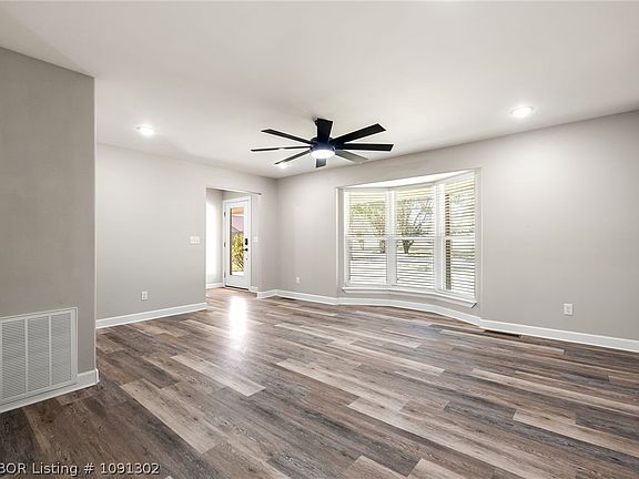 4th image of 22426 Church Ln