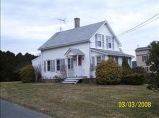 13 Early St, Portsmouth, RI 02871