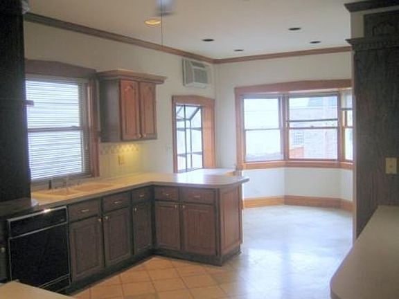5th image of 2107 W Waveland Ave APT 2