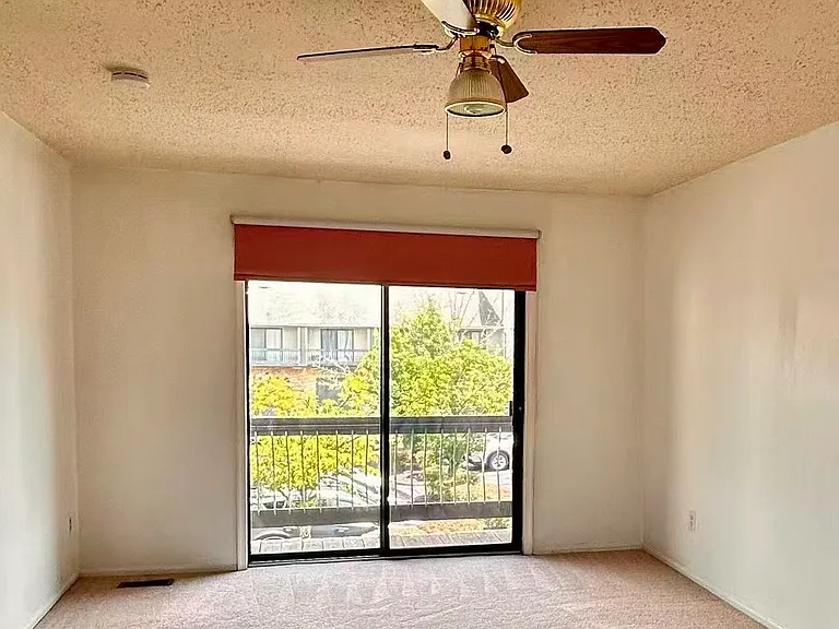 28 Spencer St #213 — Photo 3