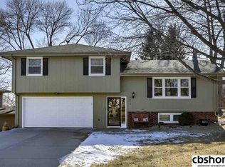5610 S 111th St, Omaha, NE 68137