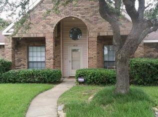 813 Creekside Dr, Mesquite, TX 75181