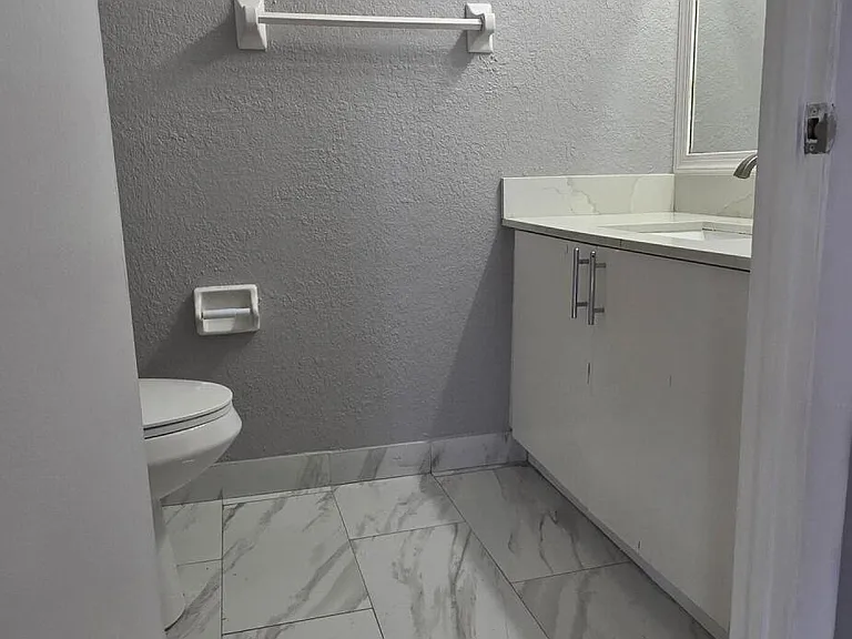 11441 NW 41st St #1-3 — Photo 1