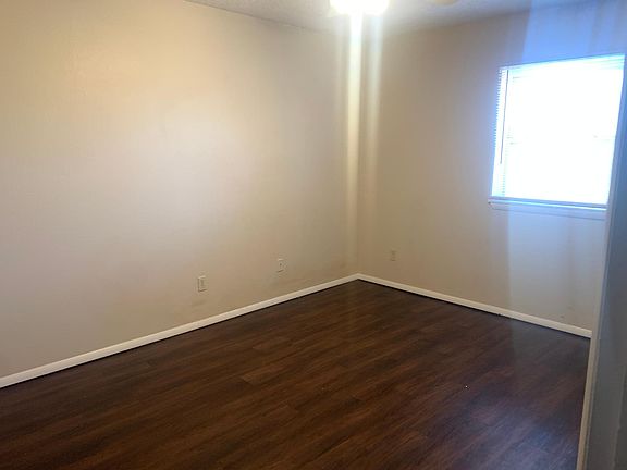 5th image of 3913 N Rockwell Ave APT 245
