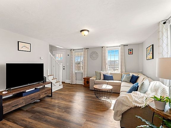 5th image of 39 Chestnut St