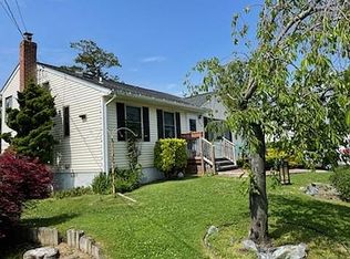 279 Tremont Rd, Lindenhurst, NY 11757