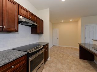 200 Fountains Ln APT 204, Poquoson, VA 23662