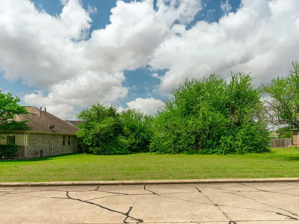 29 Bermuda Cir, Montgomery, TX 77356