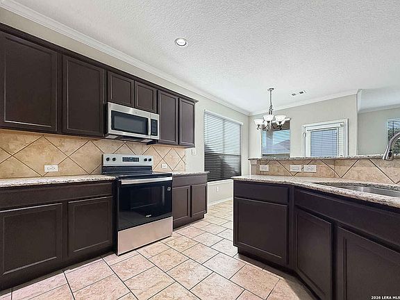 4th image of 584 SADDLEHORN WAY