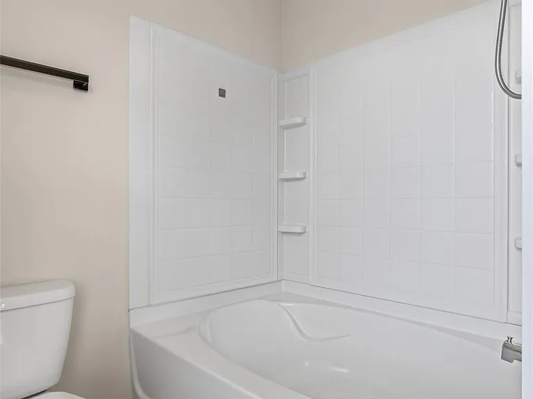 6056 Shamrock Green Dr — Photo 15