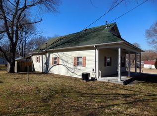 1325 N Cedar St, Nevada, MO 64772