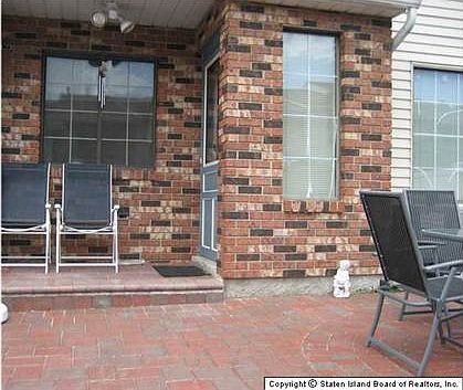 1st image of 222A Ashworth Ave #201