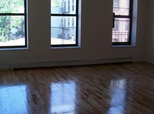 376 Manhattan Ave, Brooklyn, NY 11211