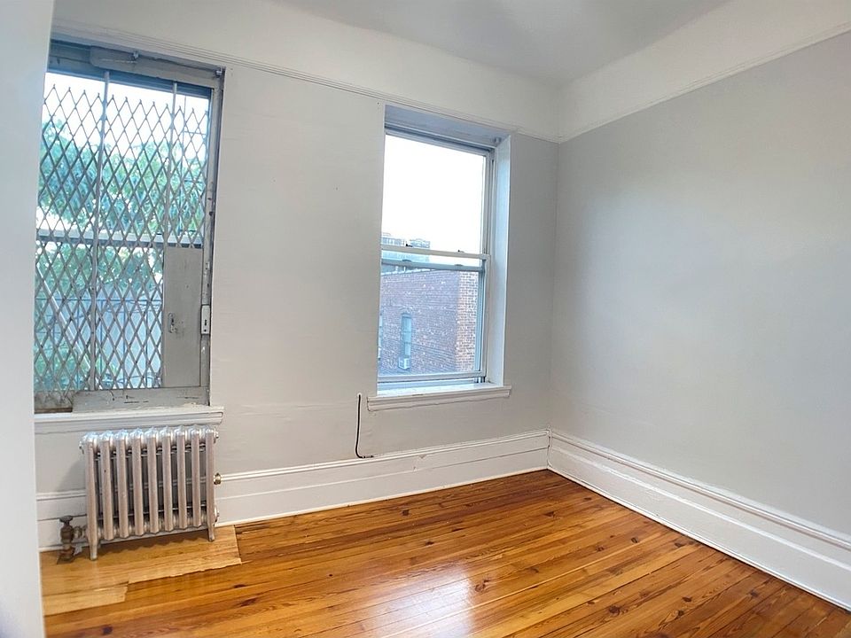 1st image of 22 Saint Nicholas Pl APT 54A
