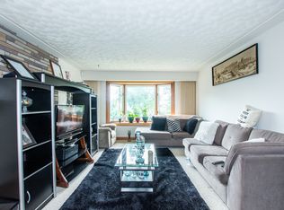 152 Stone Church Rd E, Hamilton, ON L9B1A9