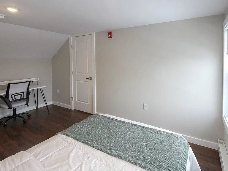 230 Bryant Ave — Photo 110