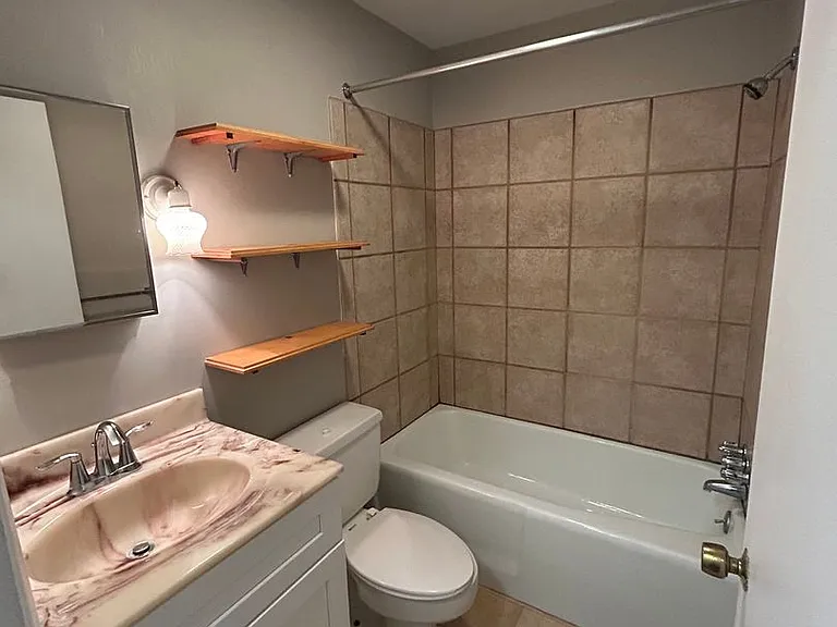 114 McLaughlin Rd — Photo 12