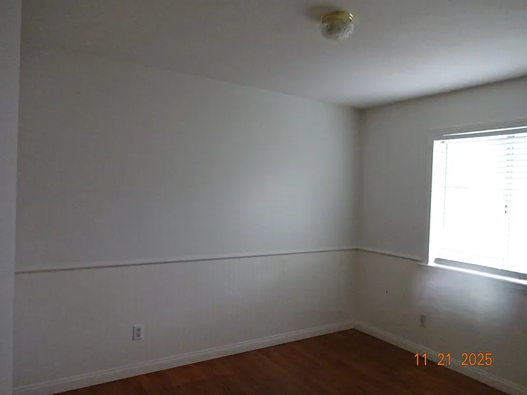 bedroom 2 floor