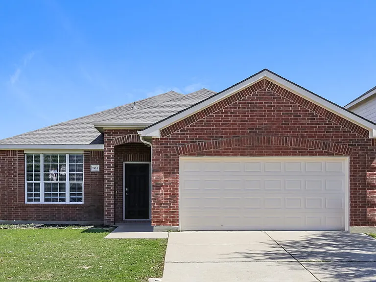 7633 Hollow Forest Dr — Photo 1