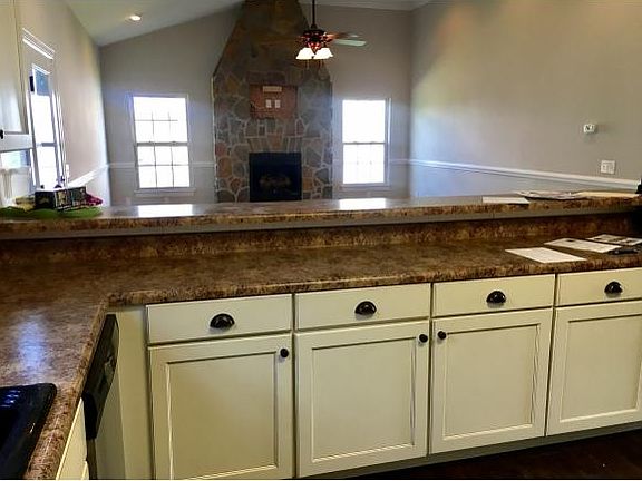 4th image of 224 Blackwood Way