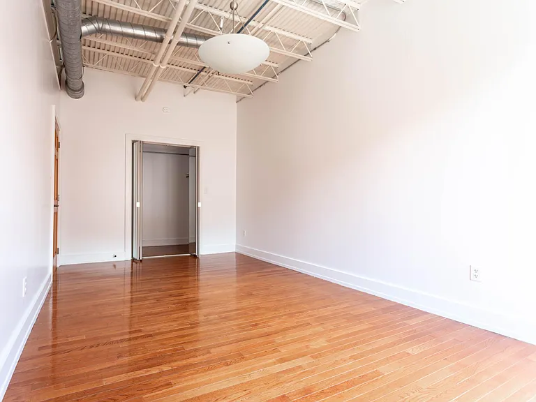 107 1st St S #210 — Photo 15