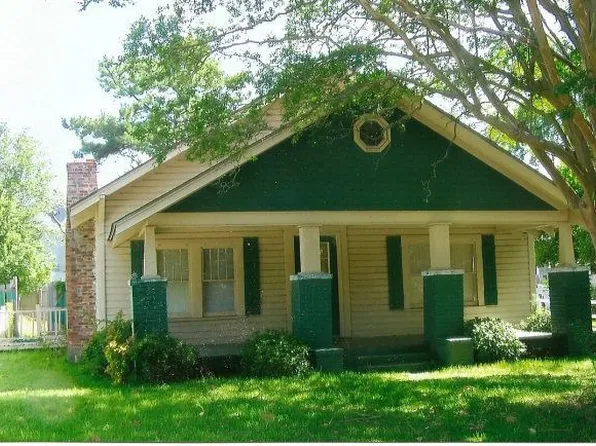 306 E Washington Ave, Nashville, GA 31639