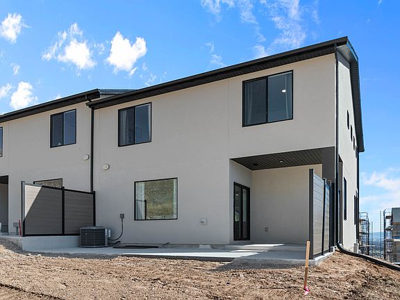 3rd image of 553 E Levengrove Dr #1159
