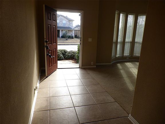 3rd image of 1012 Acacia Dr