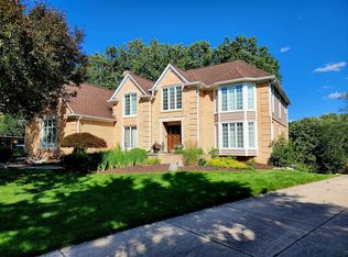 2866 Pheasant Ring Dr, Rochester Hills, MI 48309