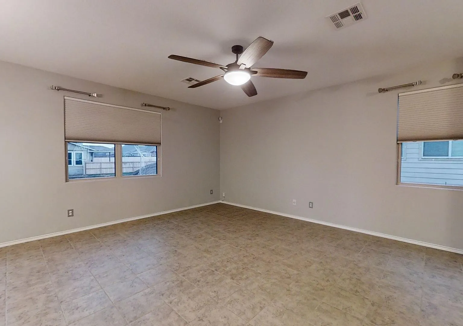 First Time Rental! Immaculate 3bd/2.1ba in Northwest SA - Champions Manor — Photo 4