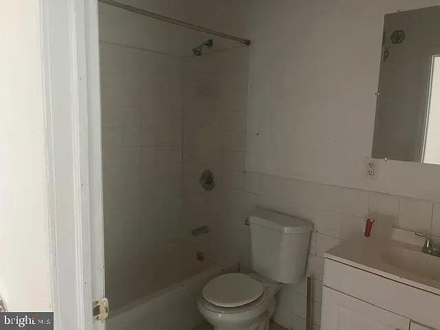 533 E Landis Ave #C — Photo 7