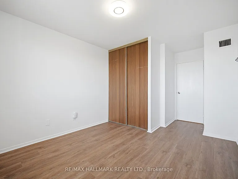 3025 The Credit Woodlands #314 — Photo 25