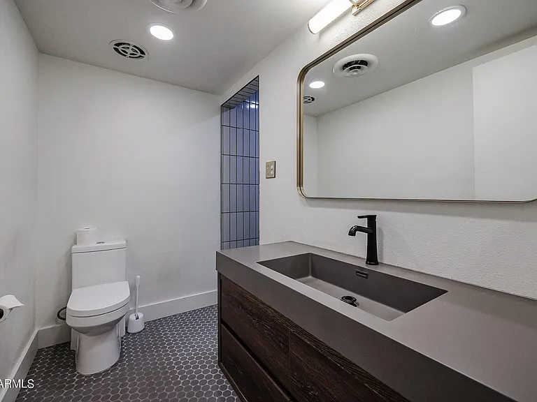 6824 E 2nd St #206 — Photo 16