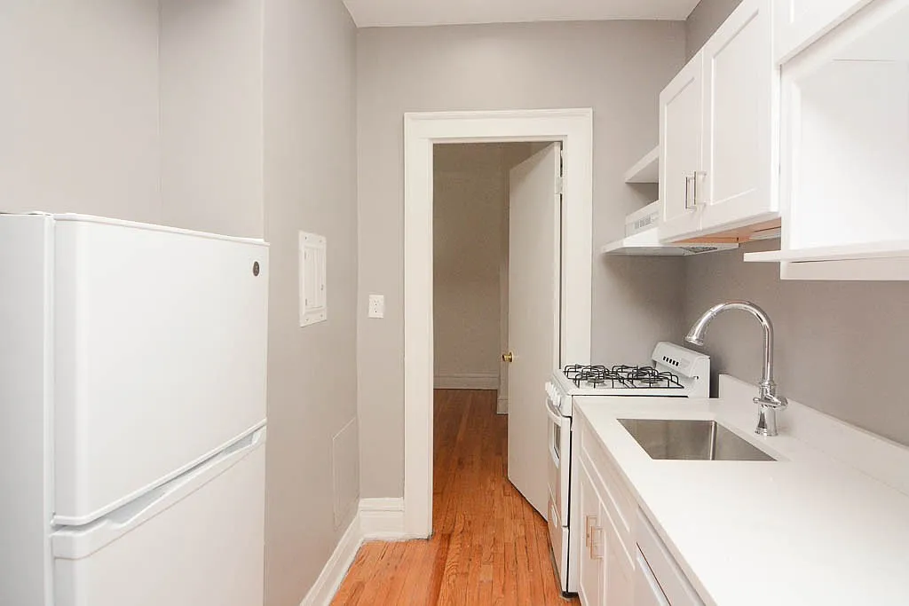 Building Photo - 441 W Melrose St #B2