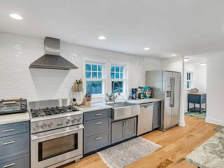 3002 Noyac Rd — Photo 11