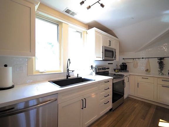 2nd image of 20130 Orchard Meadow Dr