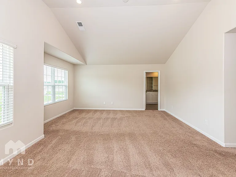 279 Royal Meadow Dr — Photo 11