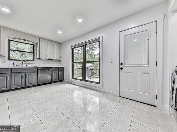 4th image of 932 Blackwell Trl