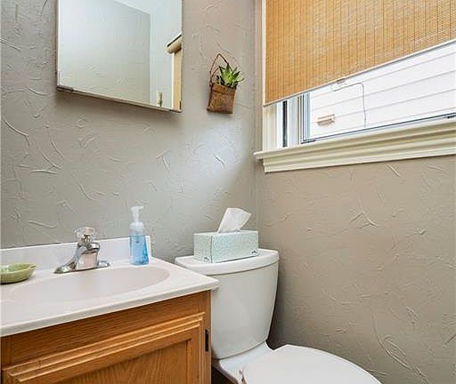 3rd image of 2619 Latonia Blvd