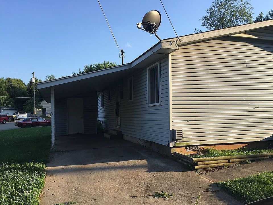 2nd image of 2650 E Elm St