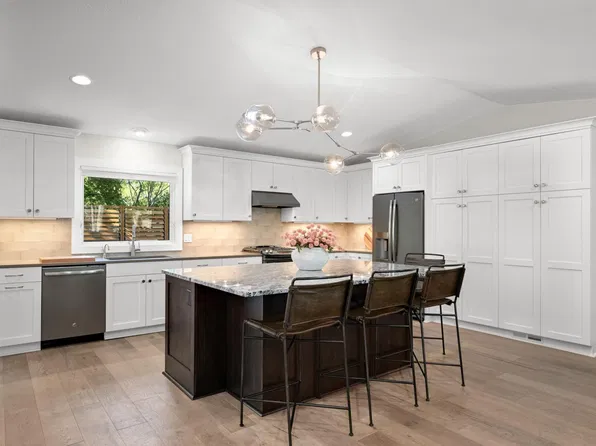 7204 Glouchester Dr, Edina, MN 55435